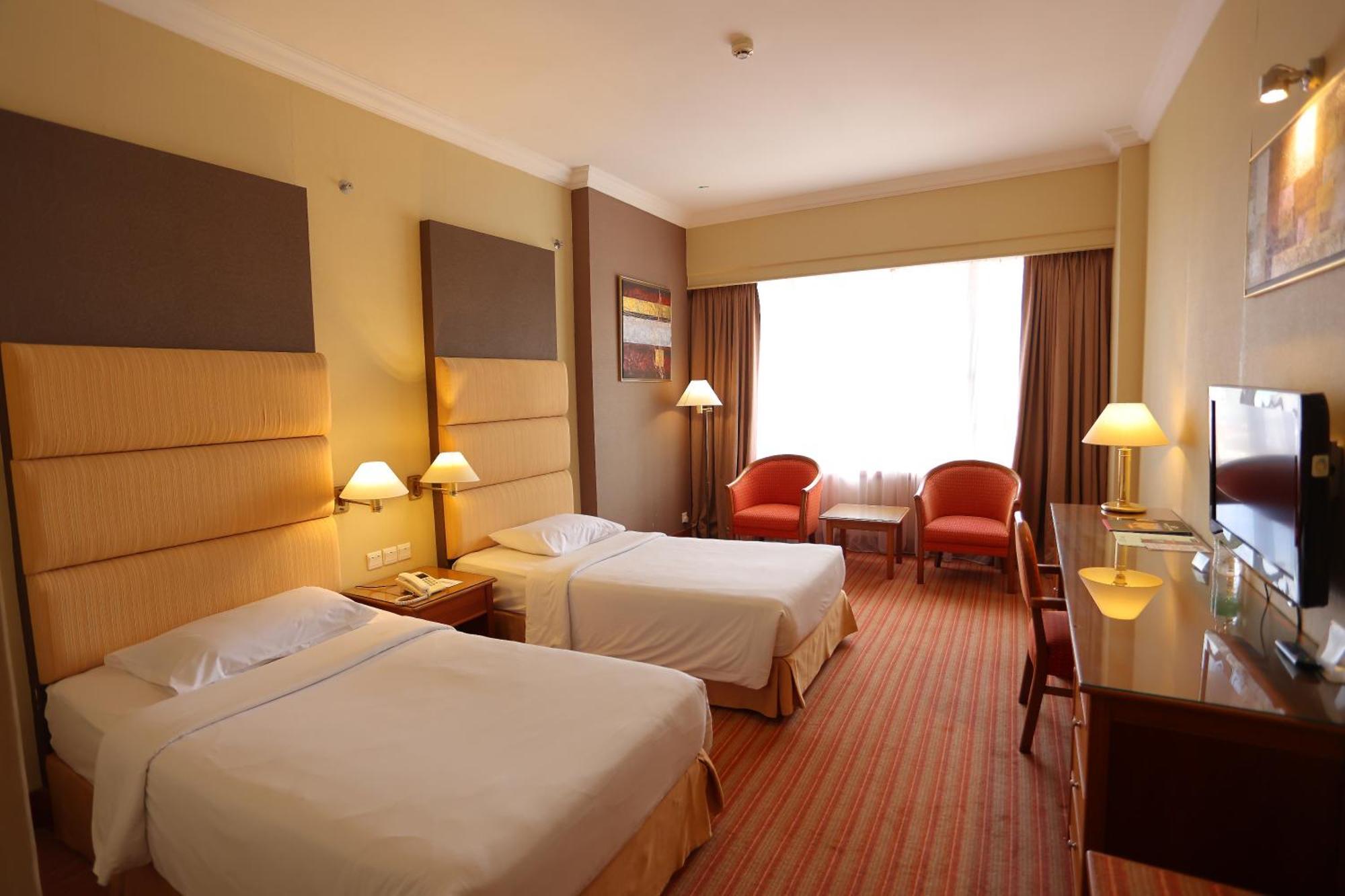 Dynasty Hotel Miri Exteriör bild