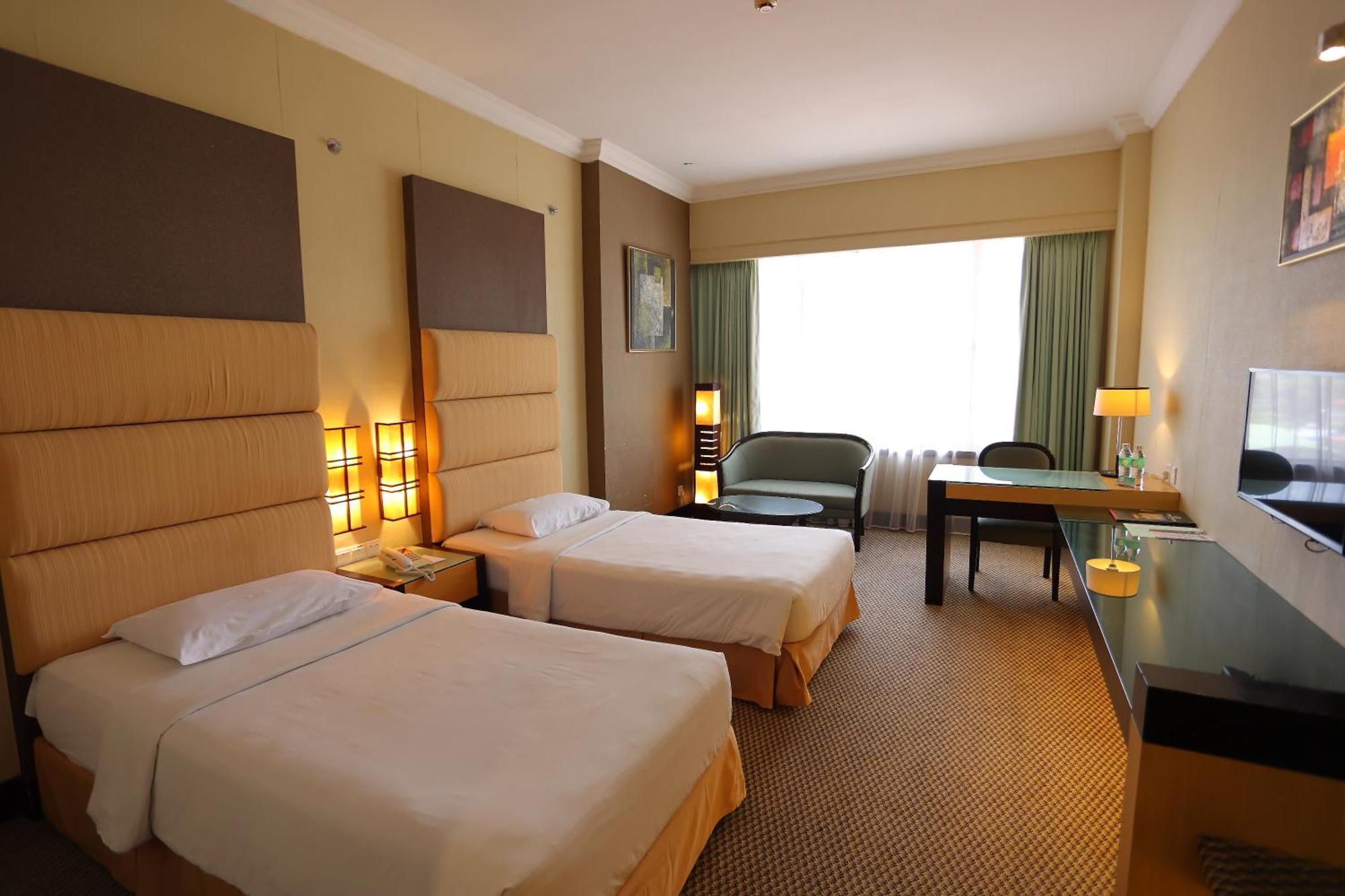 Dynasty Hotel Miri Exteriör bild