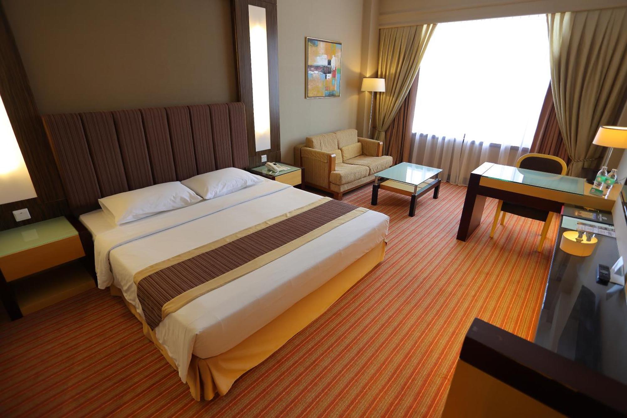 Dynasty Hotel Miri Exteriör bild