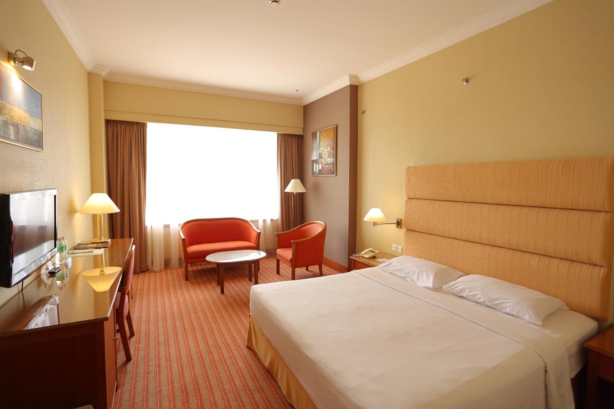 Dynasty Hotel Miri Exteriör bild