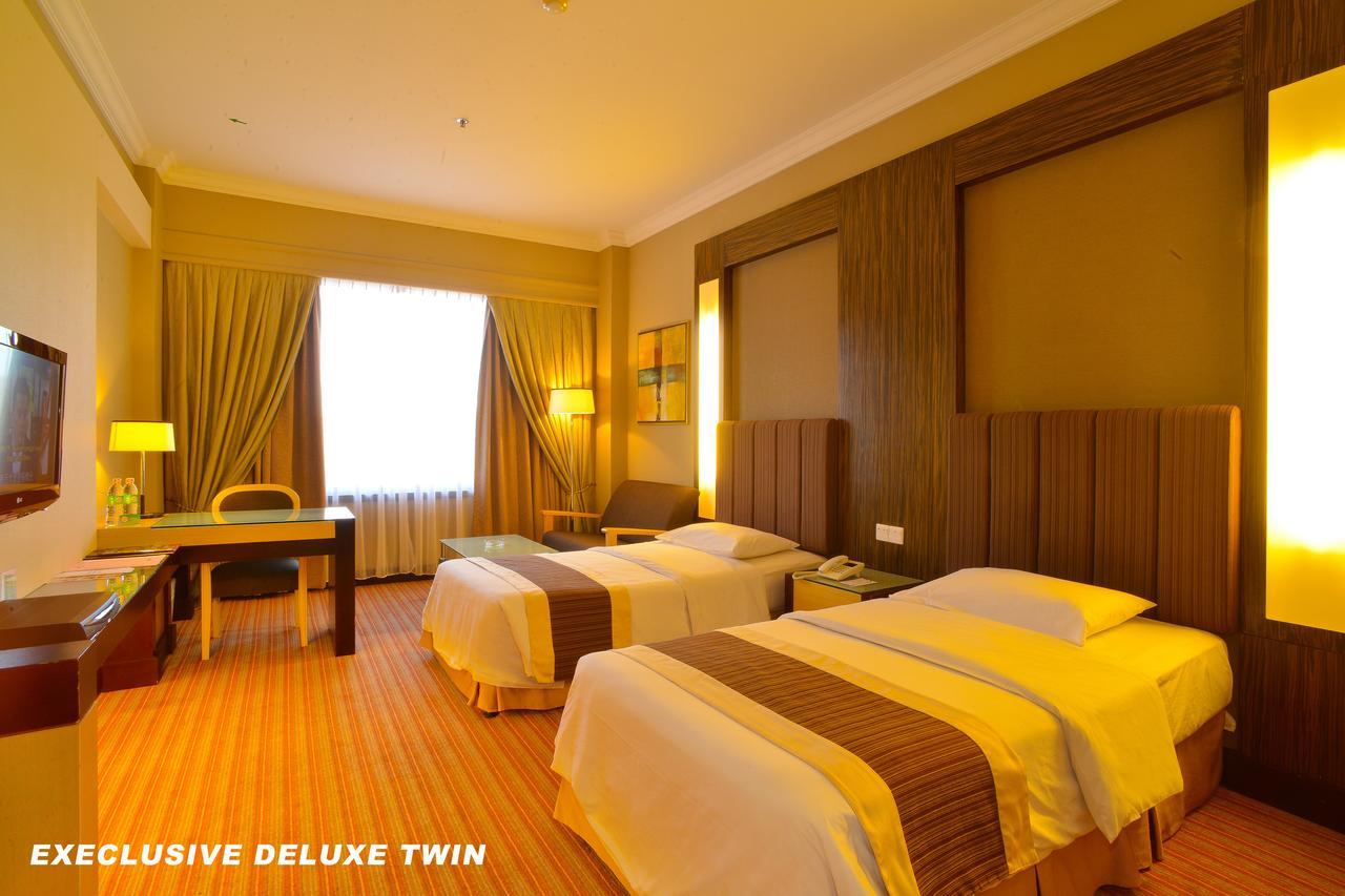 Dynasty Hotel Miri Exteriör bild