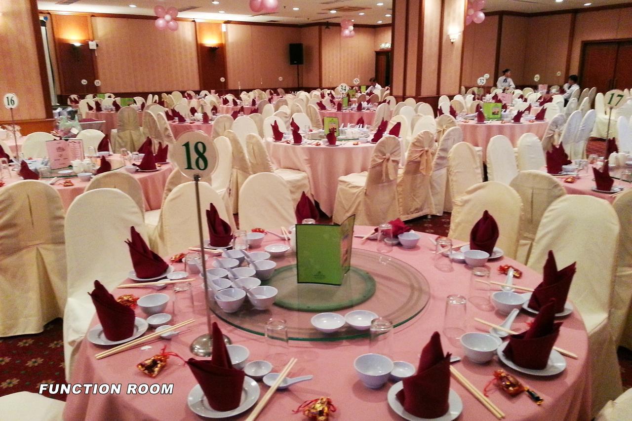Dynasty Hotel Miri Exteriör bild