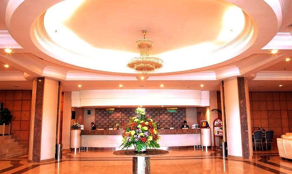 Dynasty Hotel Miri Exteriör bild